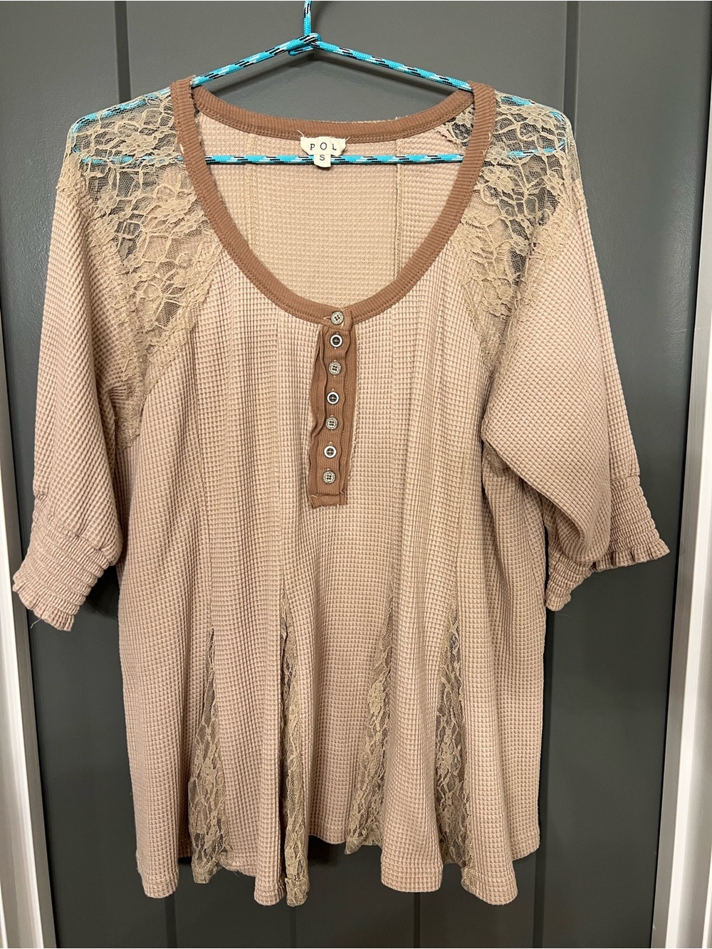 POL Taupe Lace-Trim Waffle Knit Henley Tunic size small